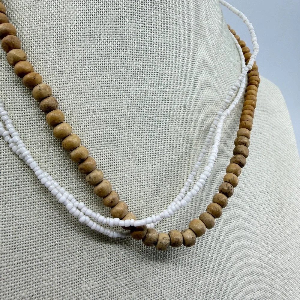 Unbranded necklace features